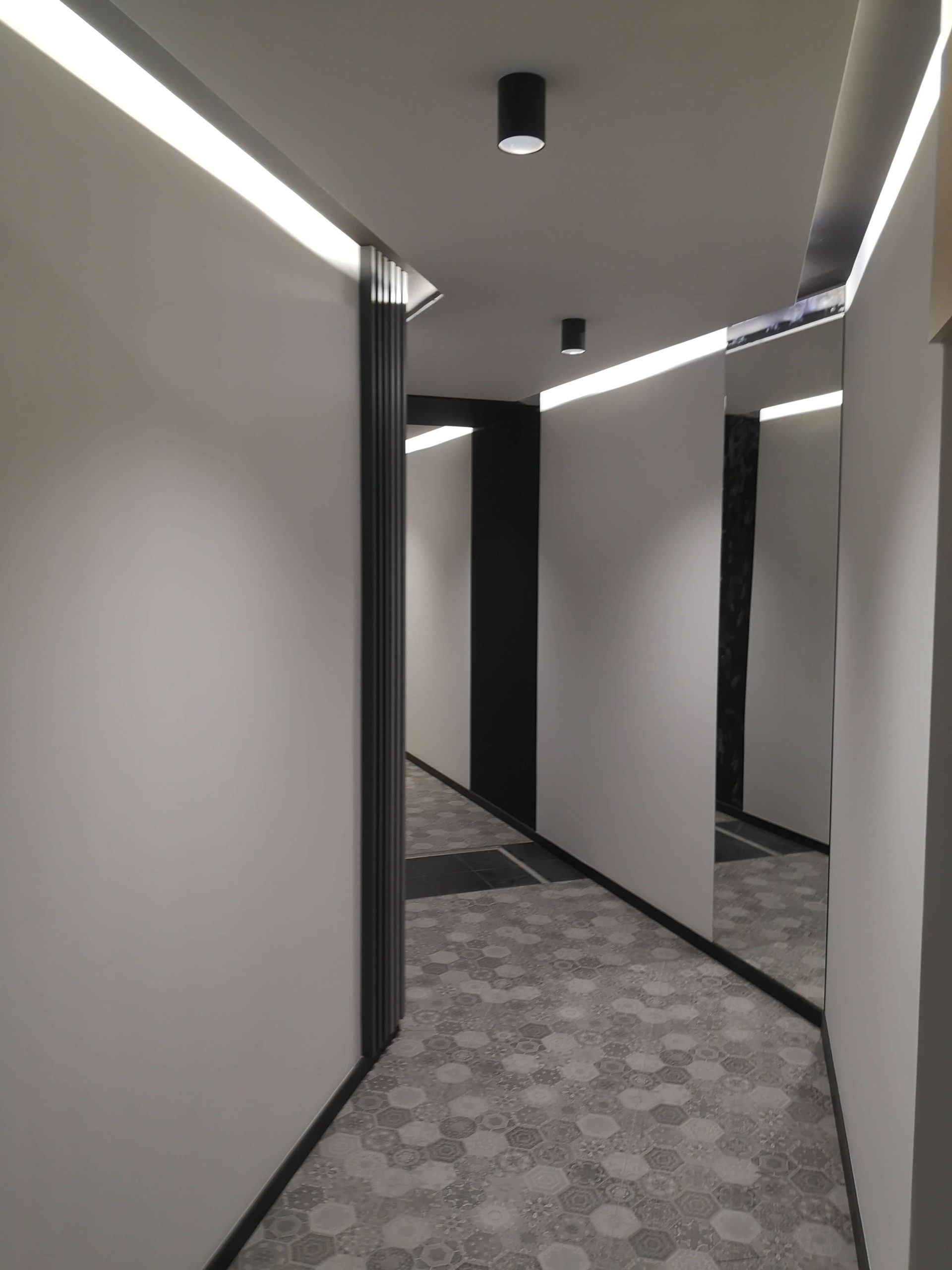 Apartament Fizylierów, Gdynia – korytarz