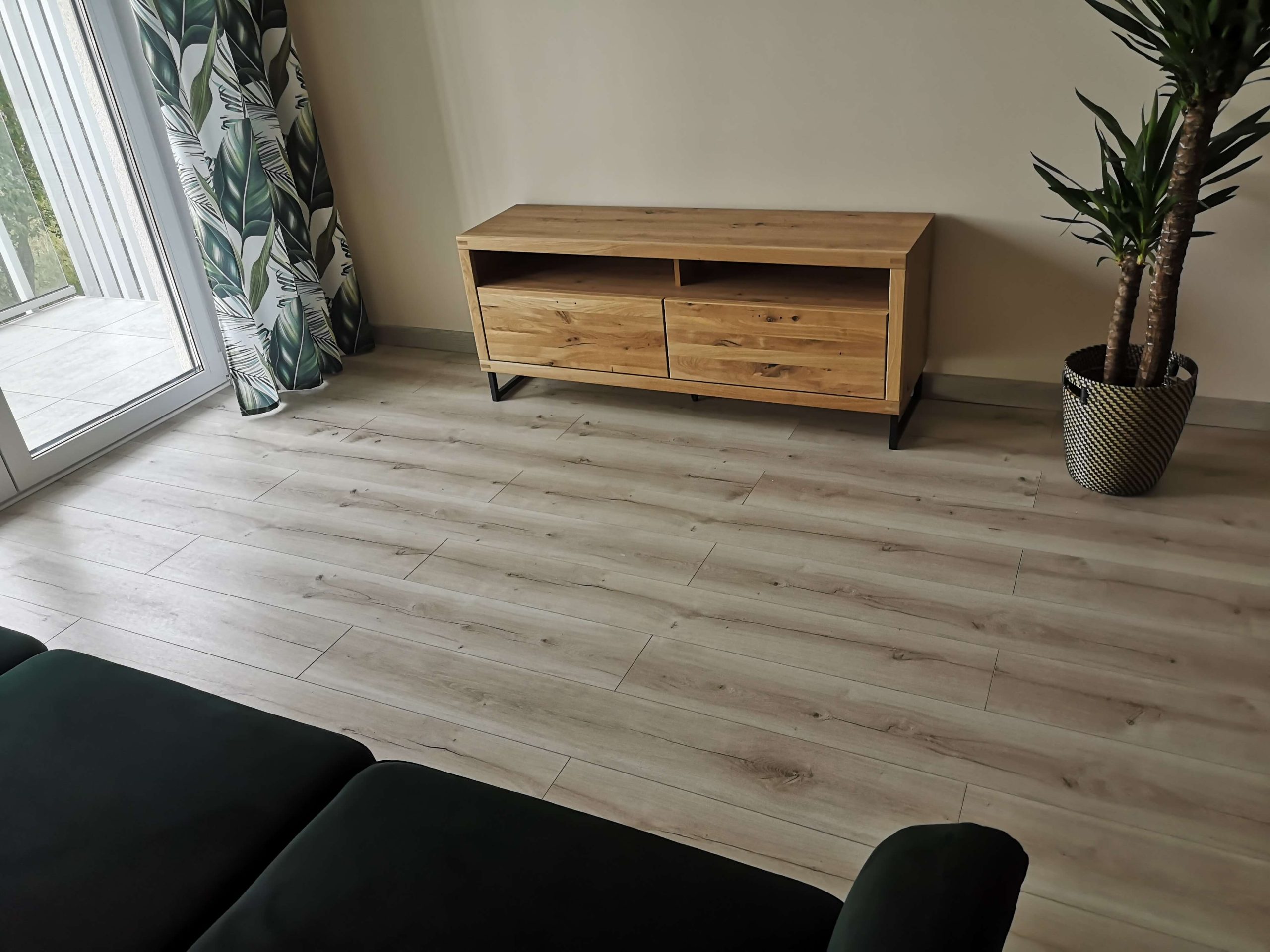 Apartament Fizylierów, Gdynia – salon